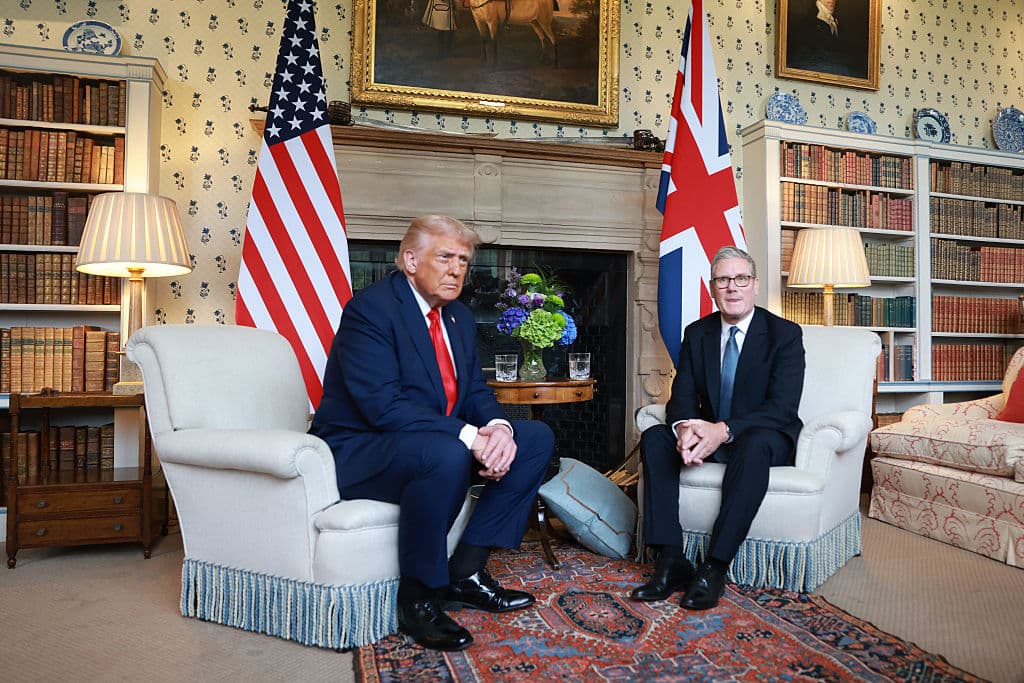 El primer ministro británico Keir Starmer recibe al presidente estadounidense Donald Trump para reunión bilateral este jueves en su residencia en Chequers.