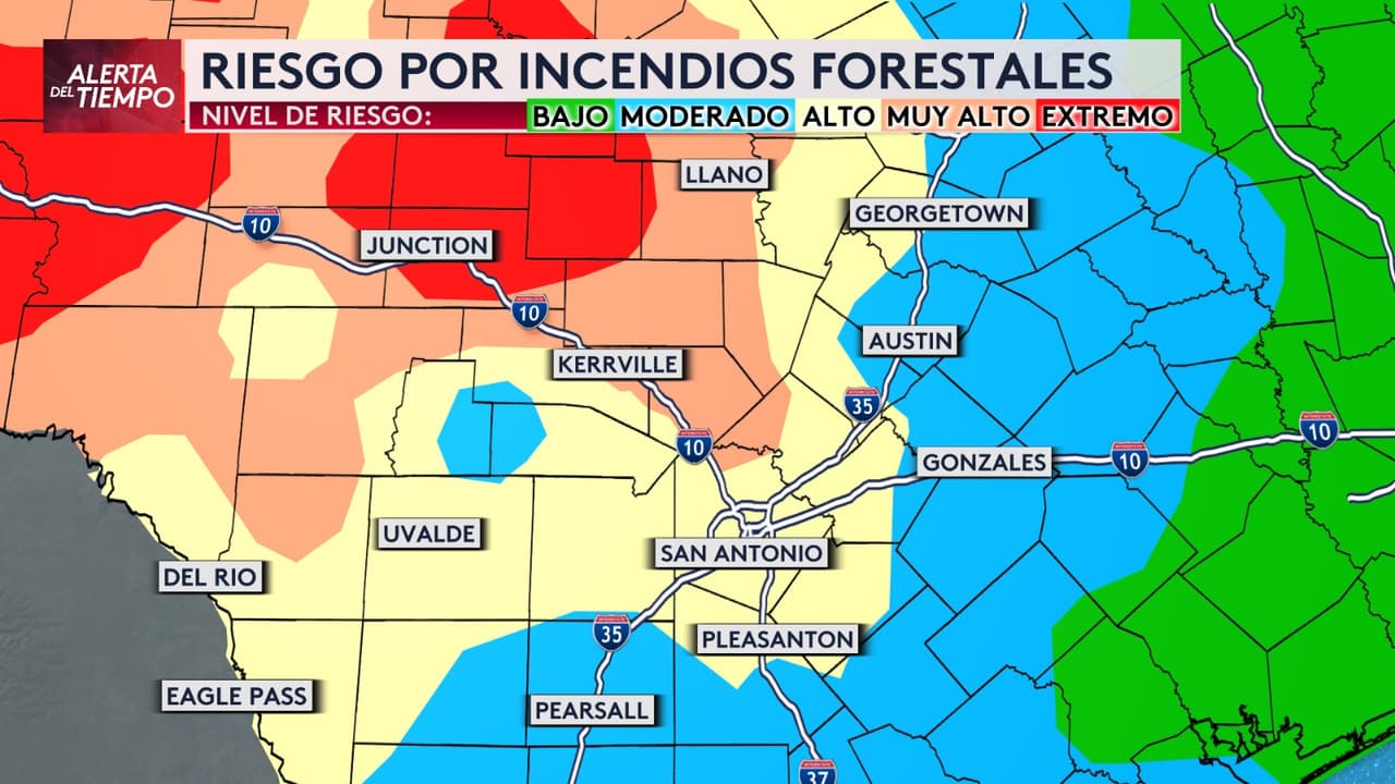 Los condados más afectados, entre ellos
<b>Llano, Val Verde, Edwards, Real, Kerr y Gillespie</b>, están en alerta. Las autoridades han instado a los residentes a mantenerse informados.
<b>Sigue las actualizaciones constantes del estado del tiempo a través de #ElTiempoUnivision</b>