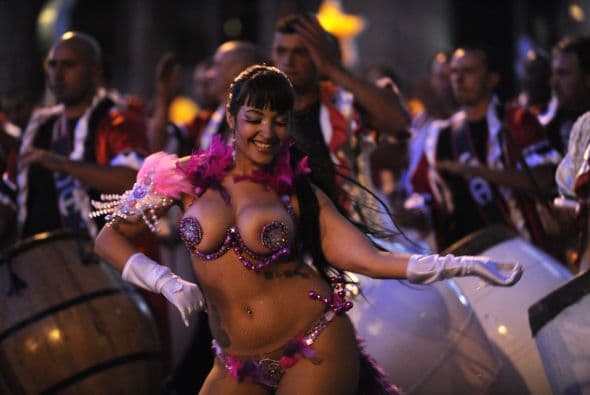 El Día Nacional de Candombe se celebra en Montevideo, Uruguay. Esta festividad tiene como objetivo principal reivindicar la equidad y la cultura afro.