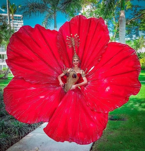 El 29 de noviembre la beldad partió hacia Atlanta Georgia para participar en la edición 68 del prestigioso concurso. El traje típico este año representa un coquí sobre una flor de maga.