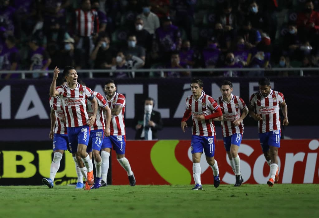 Nico Díaz (6’) adelantaba a los locales muy temprano en el partido. Jesús Molina (34’) respondió para emparejar los cartones. Chivas y Cañoneros llegaron a 12 y 11 puntos, respectivamente. En la J11 del Guard1anes 2021, Mazatlán visitará a los Tigres y Chivas disputará una edición más del Clásico Nacional.
