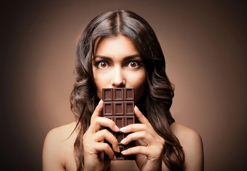 <b>TAURO</b>
<br>A un Tauro le encanta darse sus gustitos y no hay nada más reconfortable que una barra de chocolate. Algo tan sencillo y elemental como lo que nos encantaba de chiquitos y que puede disfrutar a cualquier hora desde la comodidad de su hogar.