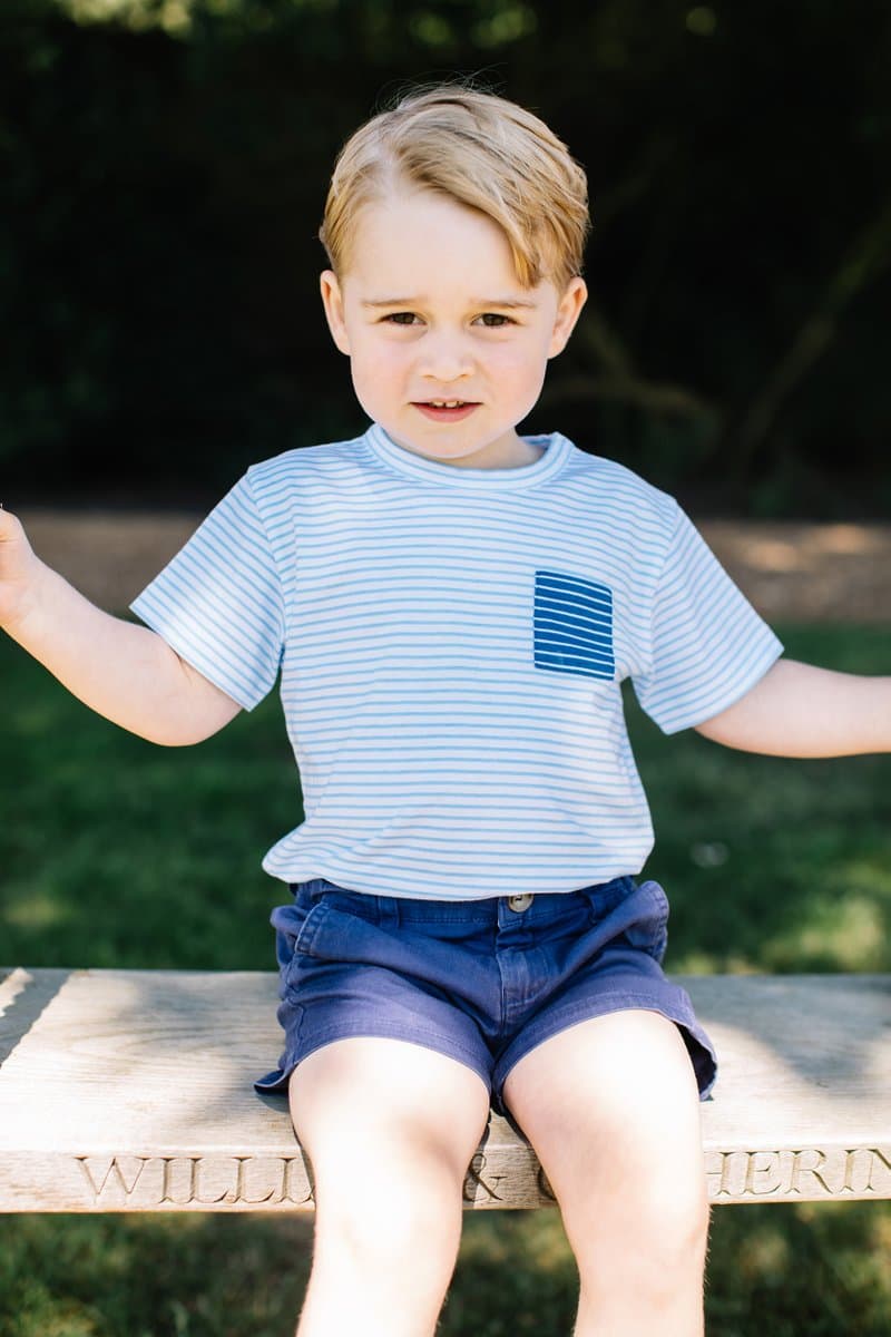 William y Kate publicaron cuatro nuevas fotos de George Alexander Louis para celebrar sus 3 años el viernes 22 de julio. ¡Tierno!