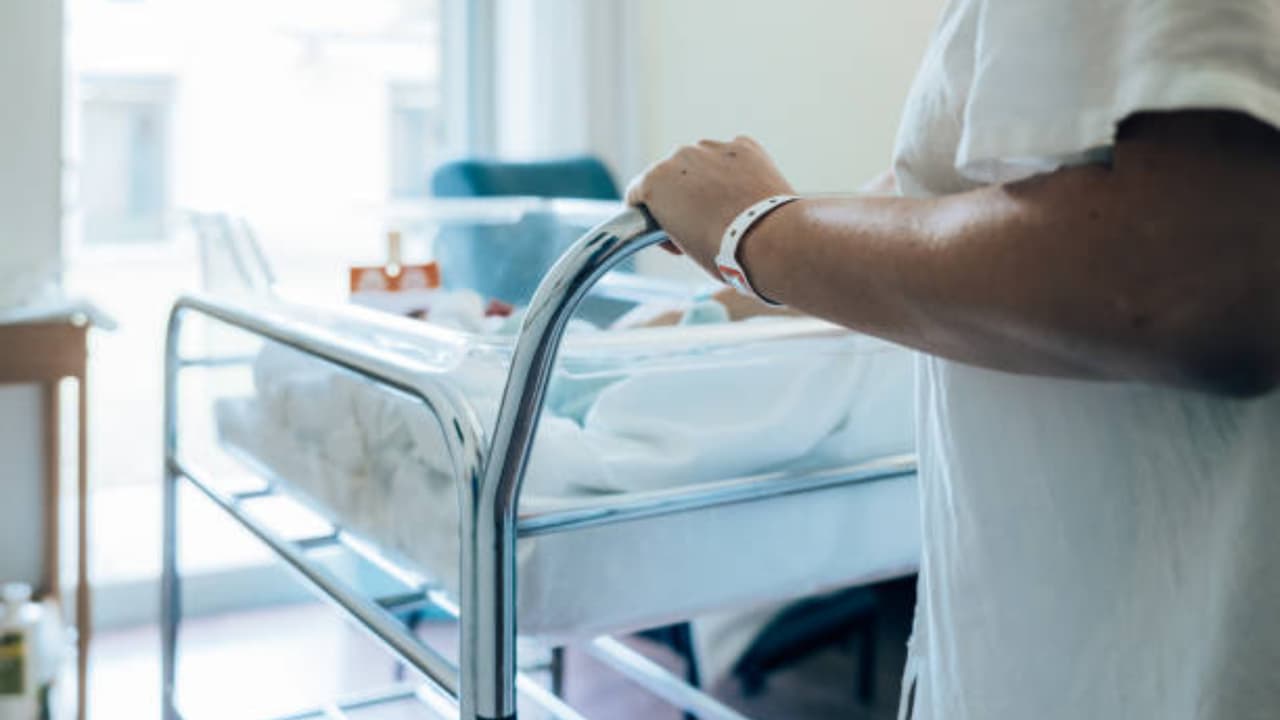 Cambio de bebés en Nueva Jersey termina con el despido de la enfermera denunciante