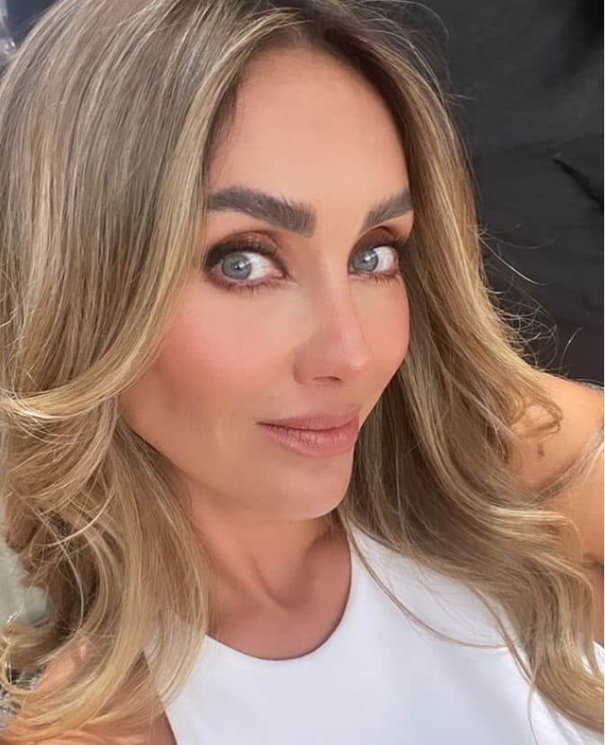 En la actualidad Anahí tiene 39 años, se casó con el político mexicano Manuel Velasco Coello y tiene dos pequeños hijos.