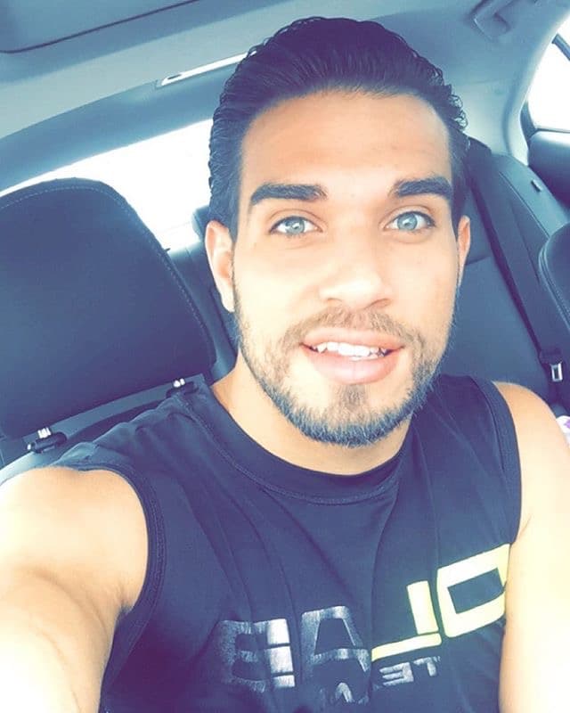 El entrenador cubano no es sólo un taco de ojo. Él será el encargado de poner a las bellas fit para esta temporada de Nuestra Belleza Latina. Si hay alguien que sabe cómo obtener la figura perfecta, ese es Darian. Las bellas lo aprenderán a odiar pues las pondrá a trabajar duro para tener LA figura. Pero mientras ese momento llega, te dejamos unas cuantas imágenes para que deleites esa pupila.