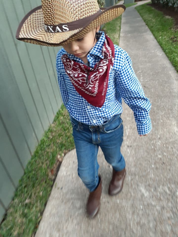 <a href="https://www.facebook.com/vivianaac?comment_id=Y29tbWVudDozNzM5NTkxODM2MDY5MTY1XzM3Mzk2Mjg5OTI3MzIxMTY%3D">Viviana Rojas:</a> Su primera vez 😍