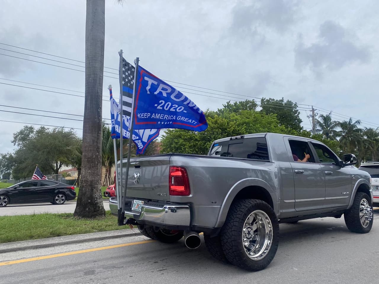 “Cada ubicación es igualmente importante porque todos estamos demostrando que Florida es el país de Trump”, dijeron en un comunicado los organizadores.