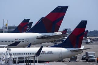 La suspensión solamente se aplica a operadores estadounidenses como Delta Air Lines, American Airlines Group y United Airlines.