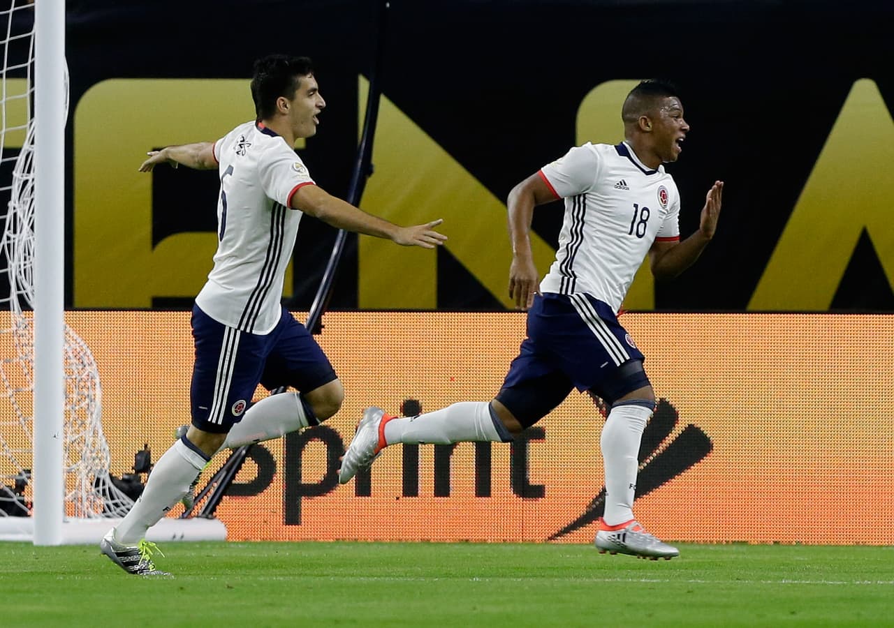 El jugador de Boca Juniors tuvo que esperar su momento para ganarse la titularidad en el cuadro de Pekerman y, con 25 años y sólo 10 juegos en selección, le esperaría una larga trayectoria con la 'Tricolor'.