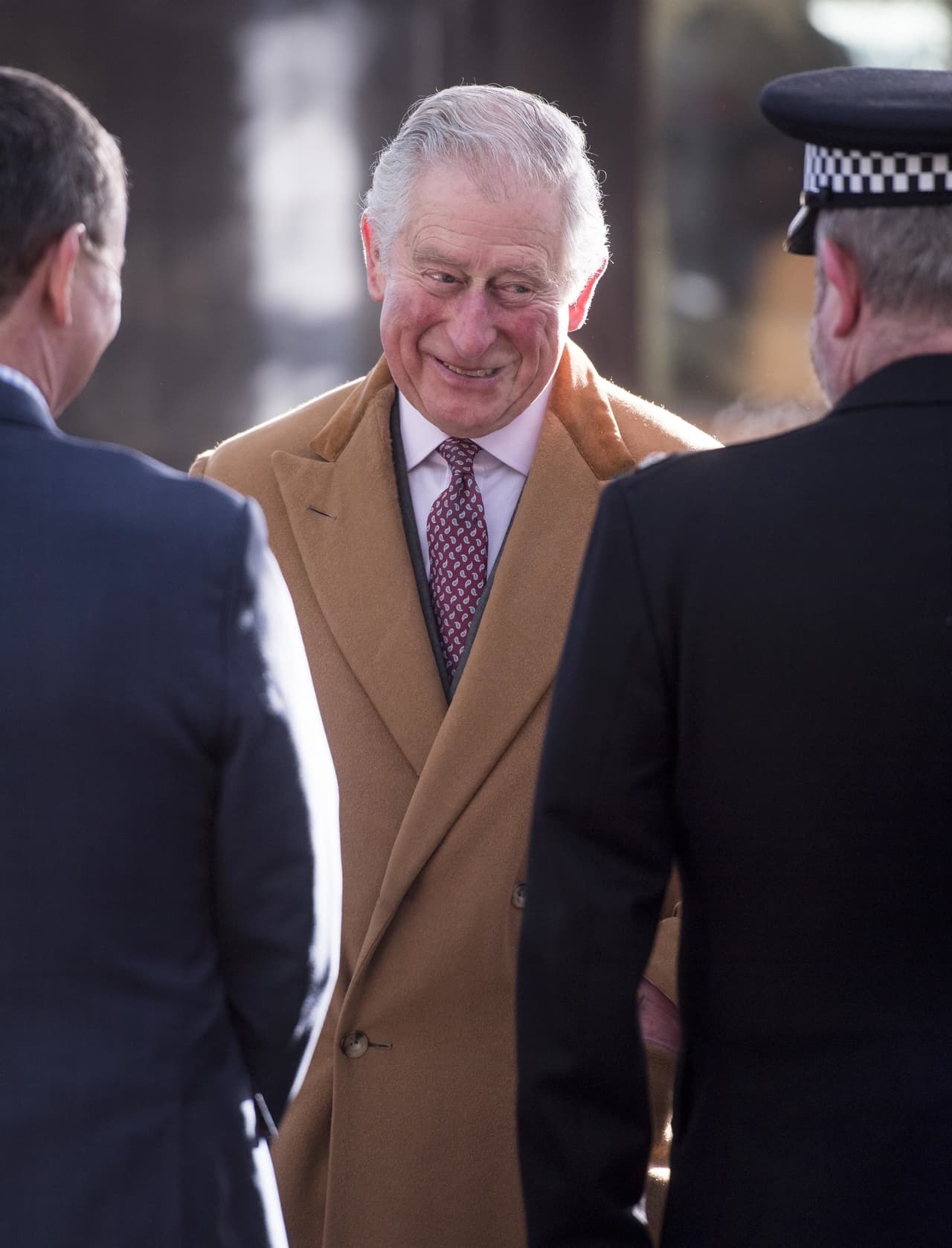 El príncipe Carlos también lleva en todas sus andanzas su asiento del inodoro y hasta rollos de papel higiénico marca Kleenex 'Premium Comfort', "su favorito".