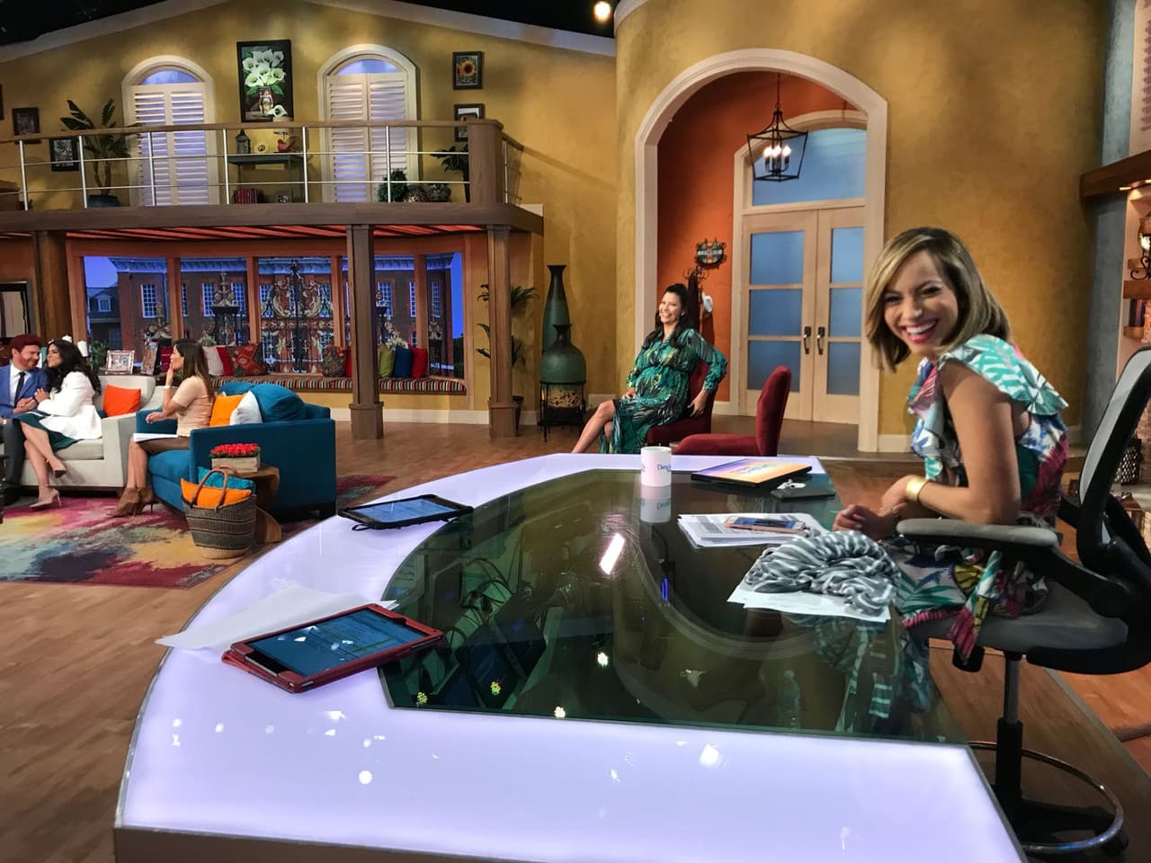 Desde su escritorio, Satcha Pretto se divertía con los secretos que compartían en exclusiva.