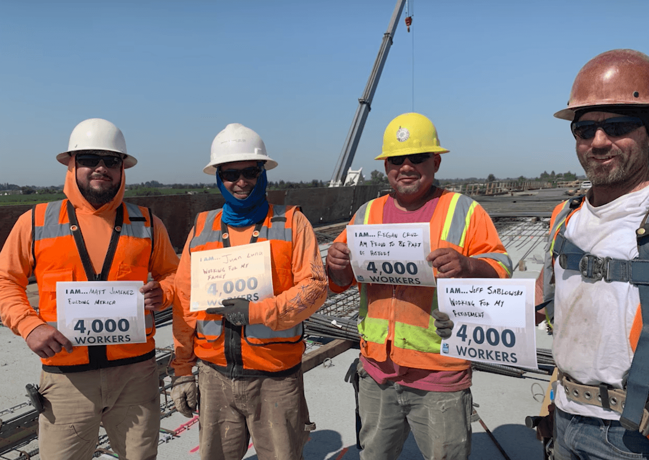 Al menos 
<b>4 mil trabajadores han sido contratados desde que iniciaron las labores de construcción</b> y la agencia encargada espera seguir abriendo más vacantes de trabajo a medida que comienzan los otros proyectos.