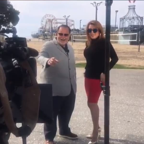 "Gracias mi querido Raúl de Molina son muchos años y aquí seguimos. ¡Bendiciones y aquí tienes siempre a una vieja amiga!", reiteró la actriz.
<br>