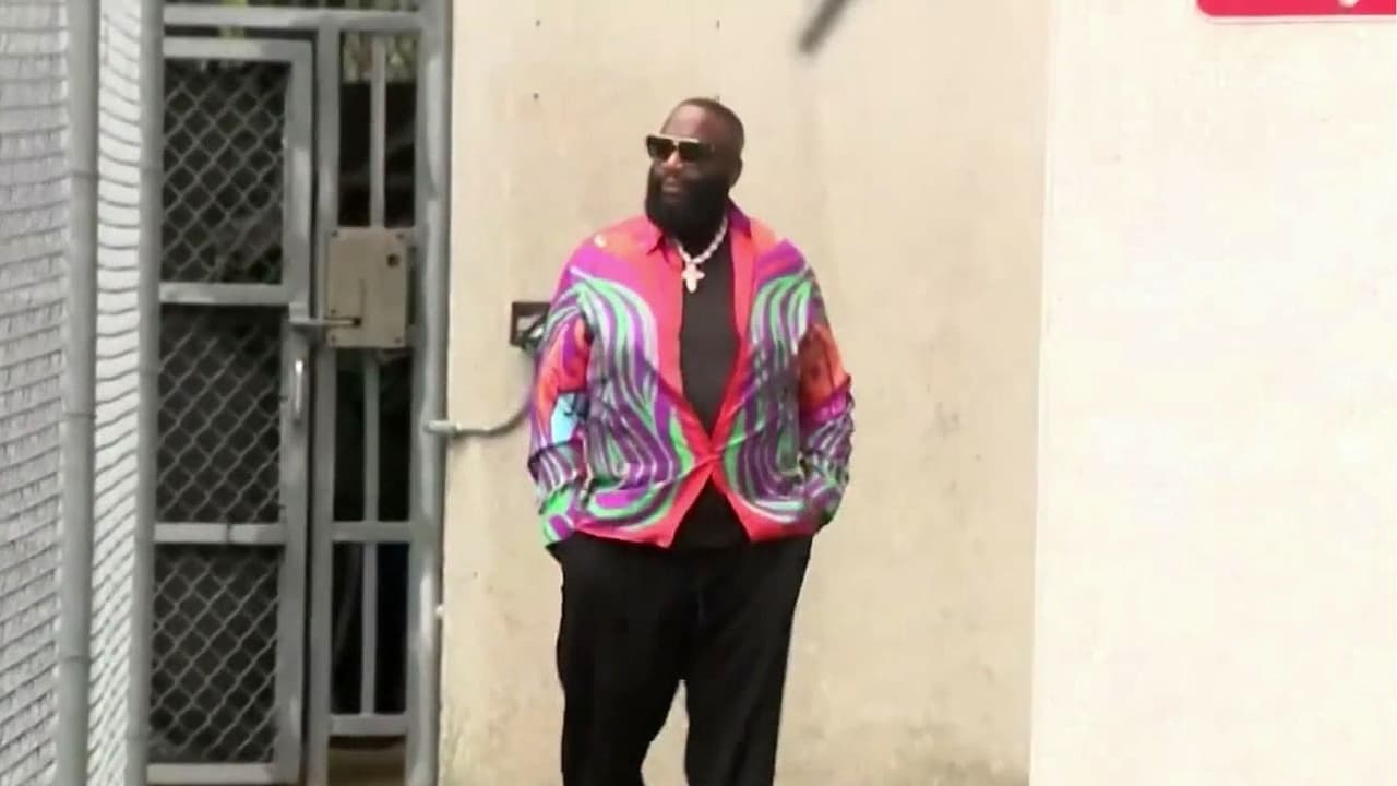 El rapero Rick Ross sale libre bajo fianza y dice que las acusaciones de agresión son "inventadas"