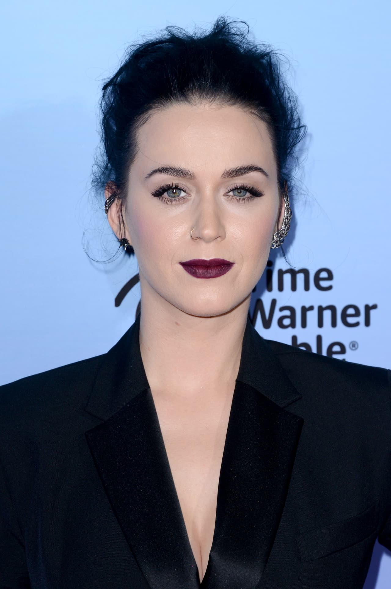 ¿Quieres algo más rebelde? El estilo 'massy hair' está en tendencia y es súper sencillo que luzcas así de bella.