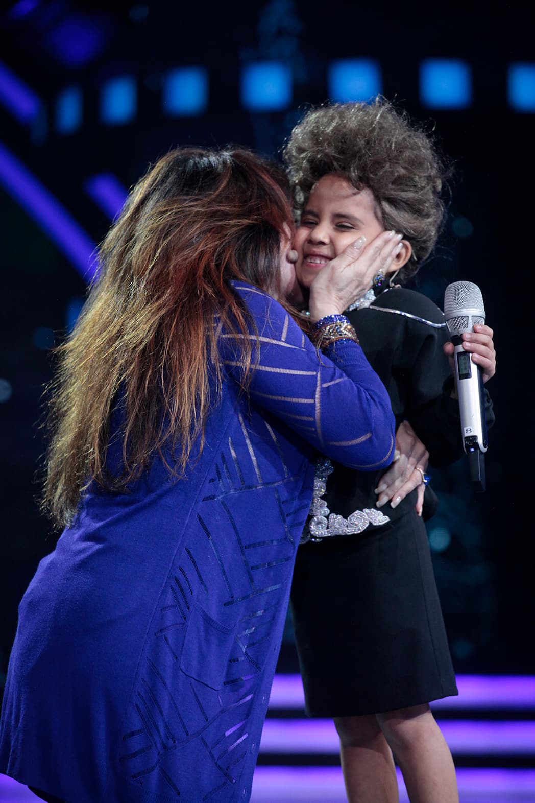 La jueza terminó dándole un beso a la capitancita, por hacerla recordar aquella época.