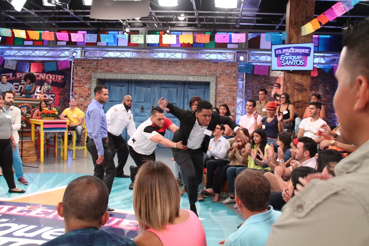 Dee escribió un tema musical, le pagó a su novia Killadamente para que lo promocionara pero esta no ha hecho nada.