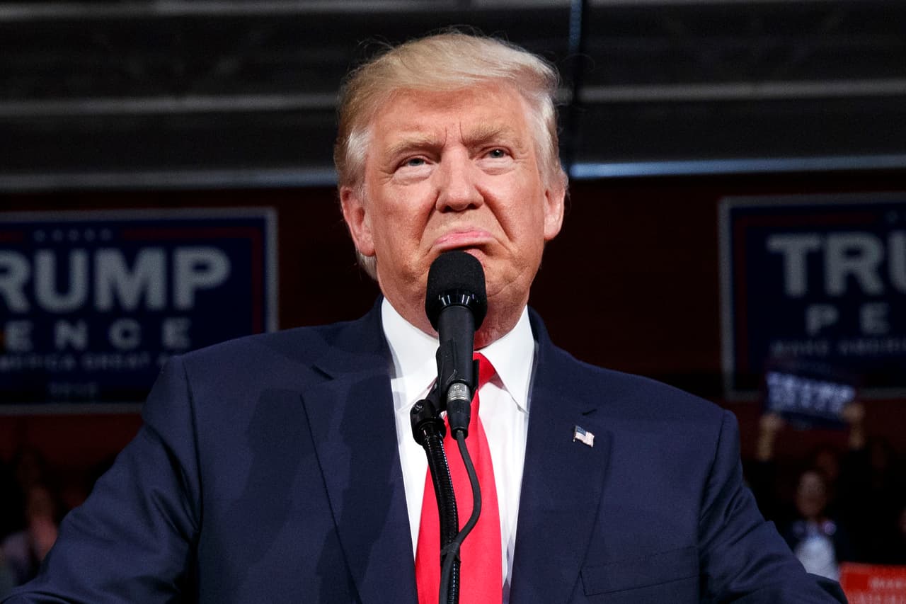 Donald Trump se aleja más de un partido al que nunca se sometió