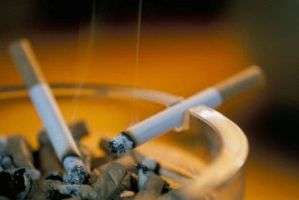 El Centro Nacional para la Prevención y Control de las Adicciones (CENADIC) a través de su blog recomienda que deseches todos los cigarros, encendedores y ceniceros que tengas en casa.