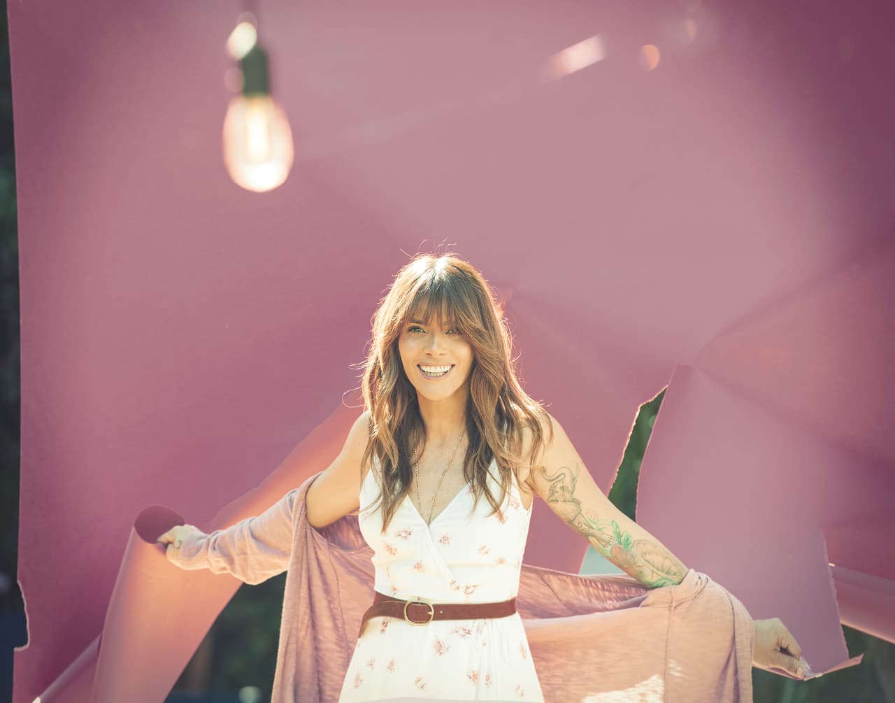 Su historia de vida es peculiar, pues su padre era un sacerdote español que alguna vez visitó Puerto Rico y ahí se enamoró de la mamá de Kany, por lo cual tuvo que renunciar a los votos religiosos y así formaron una linda familia.