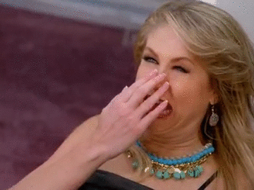 Solo le quedó llorar como una niñita y hacer berrinche como siempre acostumbra.