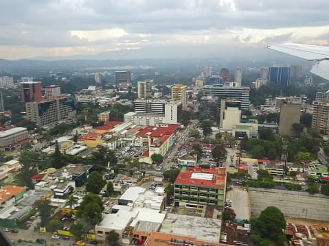 <b>Ciudad de Guatemala, Guatemala.</b> - Para nadie es un secreto la crisis de 
<a href="https://www.univision.com/noticias/inmigracion/tercer-pais-seguro-el-sistema-de-asilo-rudimentario-de-guatemala-carece-de-capacidad-dicen-expertos">violencia</a> que se vive en gran parte de Centroámerica. Esto sumado a la pobreza extrema en la que viven muchos de esos países provoca que sus habitantres sufran de una gran cantidad de estrés. La Ciudad de Guatemala es una de esas tantas ciudades que padecen estas problemáticas y se coloca en el lugar número cuatro de la lista.