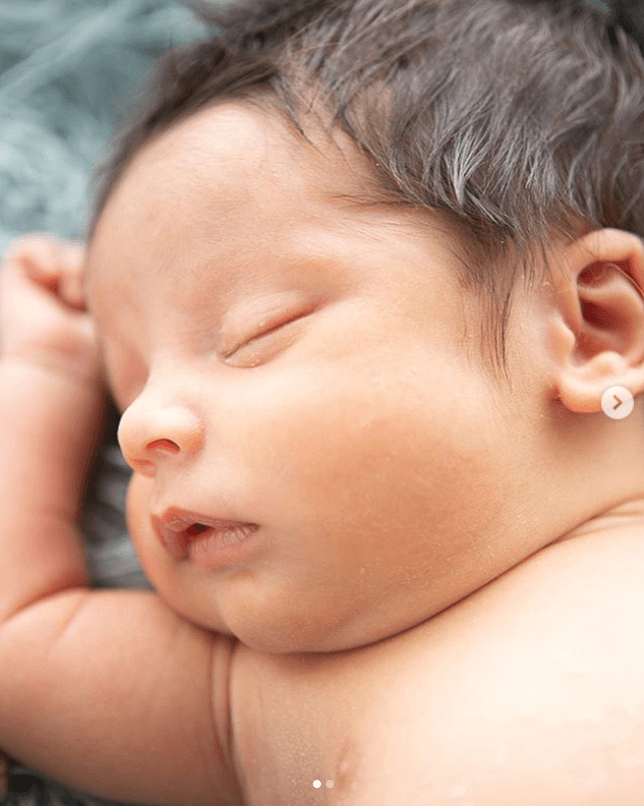 Durante 23 días recibió tratamiento y fue dado de alta. Dante viajó a México con sus padres y 
<b>su hermano Tadeo, "el más serio"</b>, según Ferdinando Valencia. Tras pasar unos días, el pequeño sufrió 
<b>una recaída</b>.