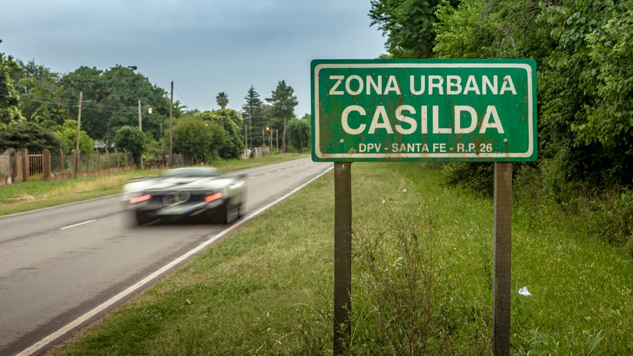 Horacio Pagani nació el 10 de noviembre de 1955 en Casilda, Argentina.