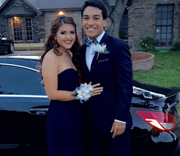 Jovan es bastante popular entre sus amigos y acudió a la 'Prom' con una de sus compañeras, aunque se sabe que no tiene novia formal.