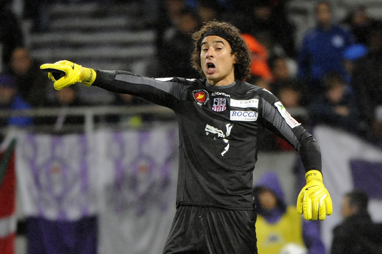 Guillermo Ochoa podría regresar a la Ligue 1