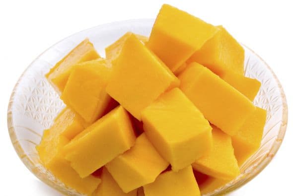 Así al macerarlo con la cebolla, una pizca de sal y jugo de limón, soltará su jugo. Agrega cilantro picado para terminar.