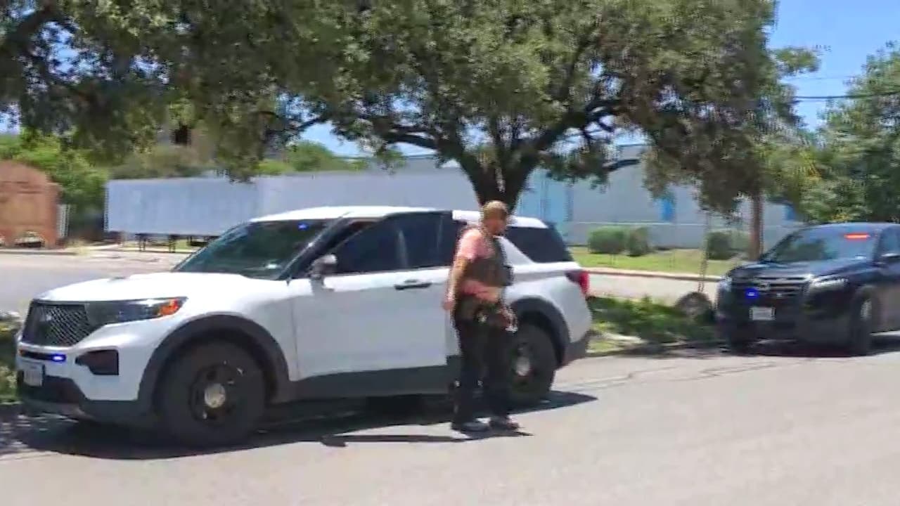 Denuncian presencia de ICE cerca de escuelas en Alamo Heights; temen llevar sus hijos a graduaciones