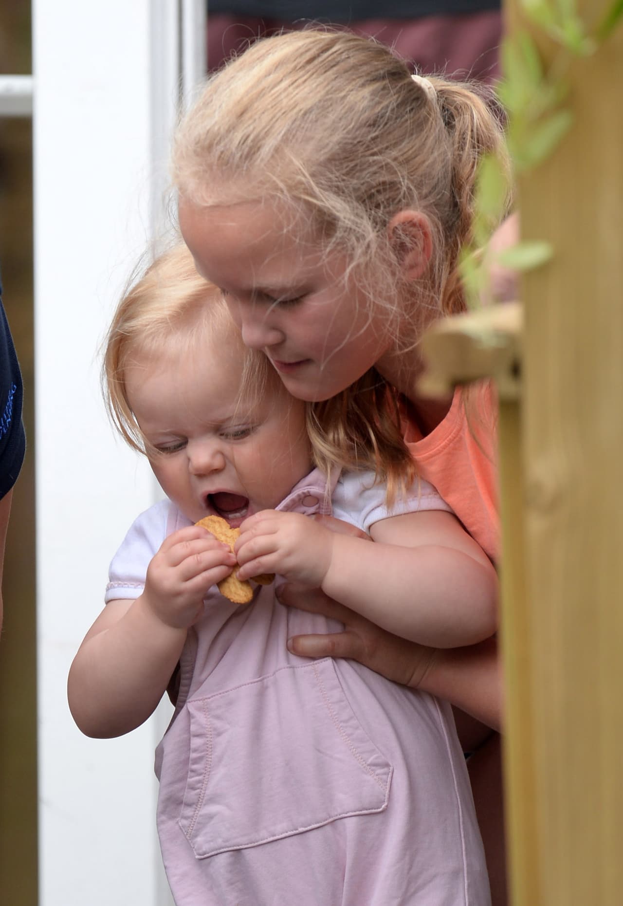 Los Tindall tienen otras dos hijas: Mia, de 7 años, y Lena, de 2. 
<br>