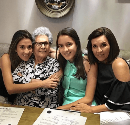 "Una hija amorosa, una hermana desprendida, una esposa incondicional, una madre entregada, una abuela tierna, una amiga como pocas."