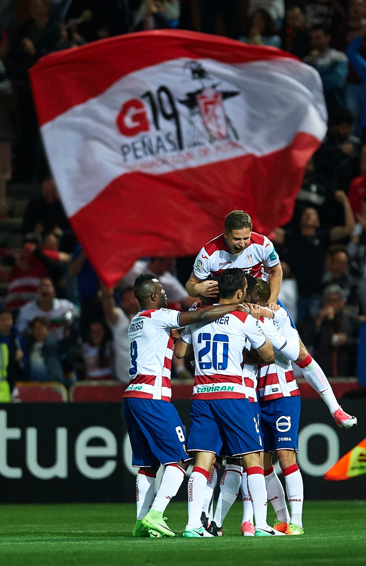 Granada C.F. (España): la empresa Link International Sports compró el 98,9% de las acciones del club andaluz, que ahora está en segunda división.