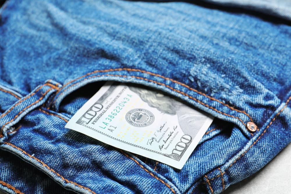 Para tener dinero durante todo el año, asegúrate de tener 
<b>un billete de alta denominación en tu bolsillo. </b>