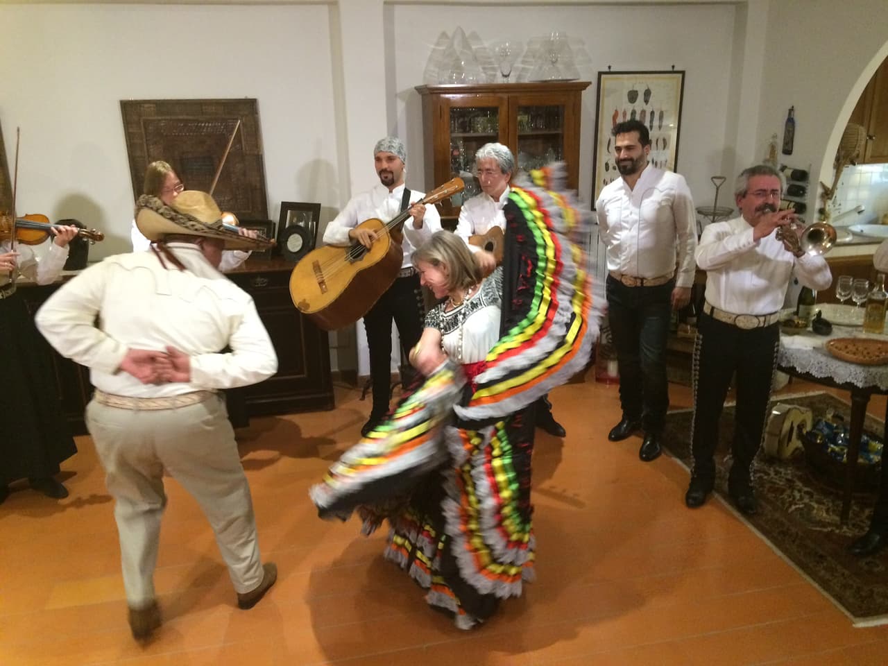 ¡Maravilloso! Los bailes y la música mexicana enamoran Roma.