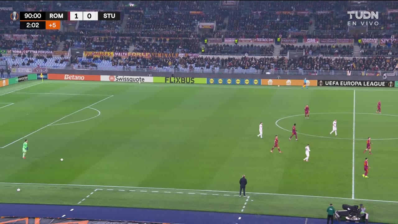 ¡GOL!  anota para AS Roma. Niccolò Pisilli