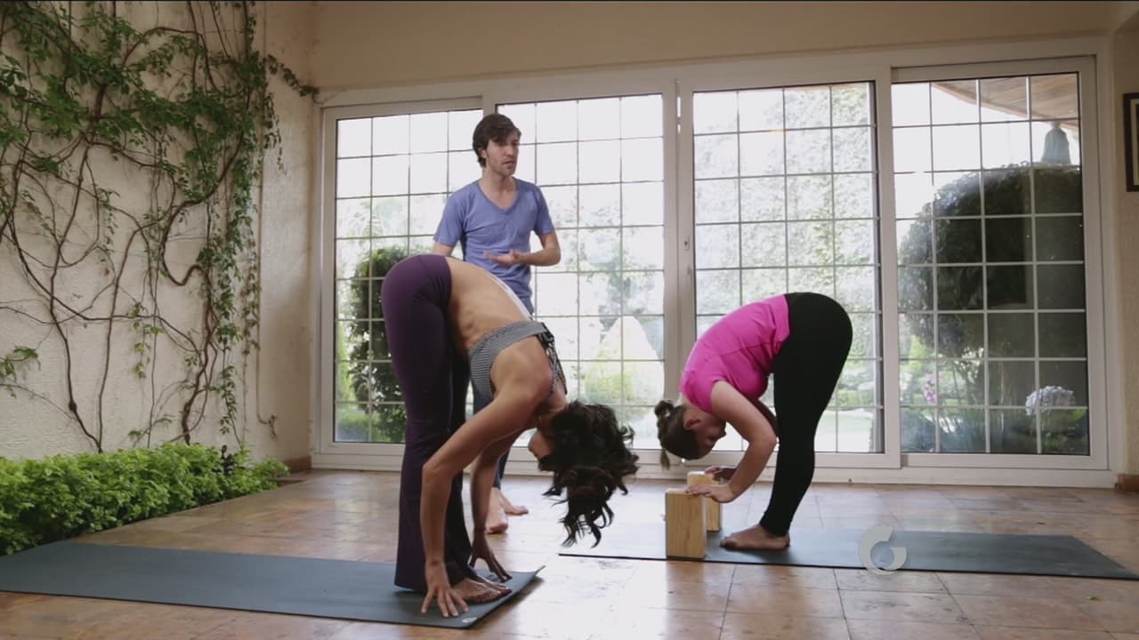 Ambas piernas hacia el frente, sal de la postura y exhala ahí mismo.