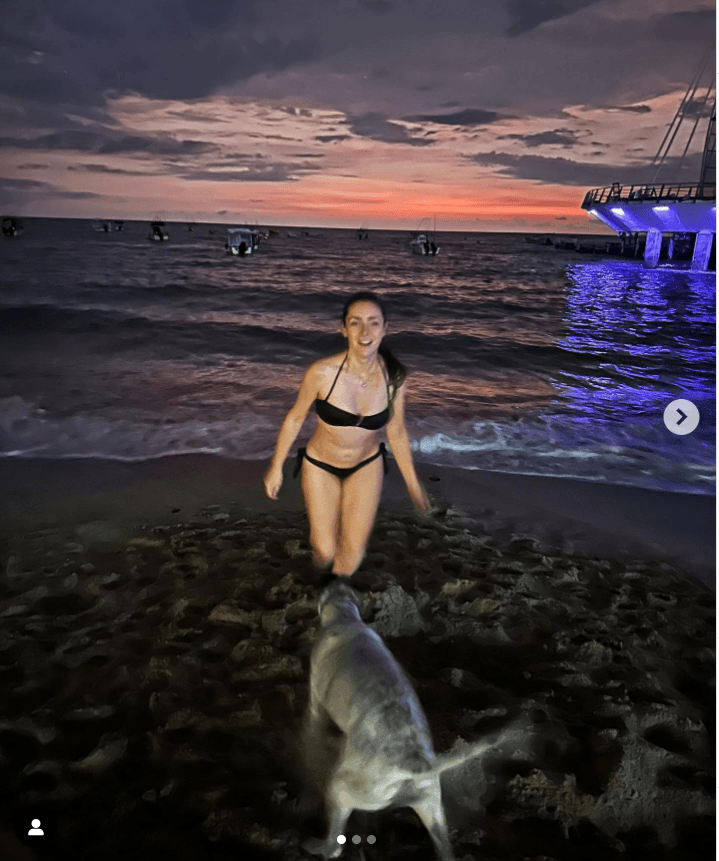 Se trató de cuando ella y su mascota Perri visitaron la Playa de los Muertos y el perro “conoció el mar”.