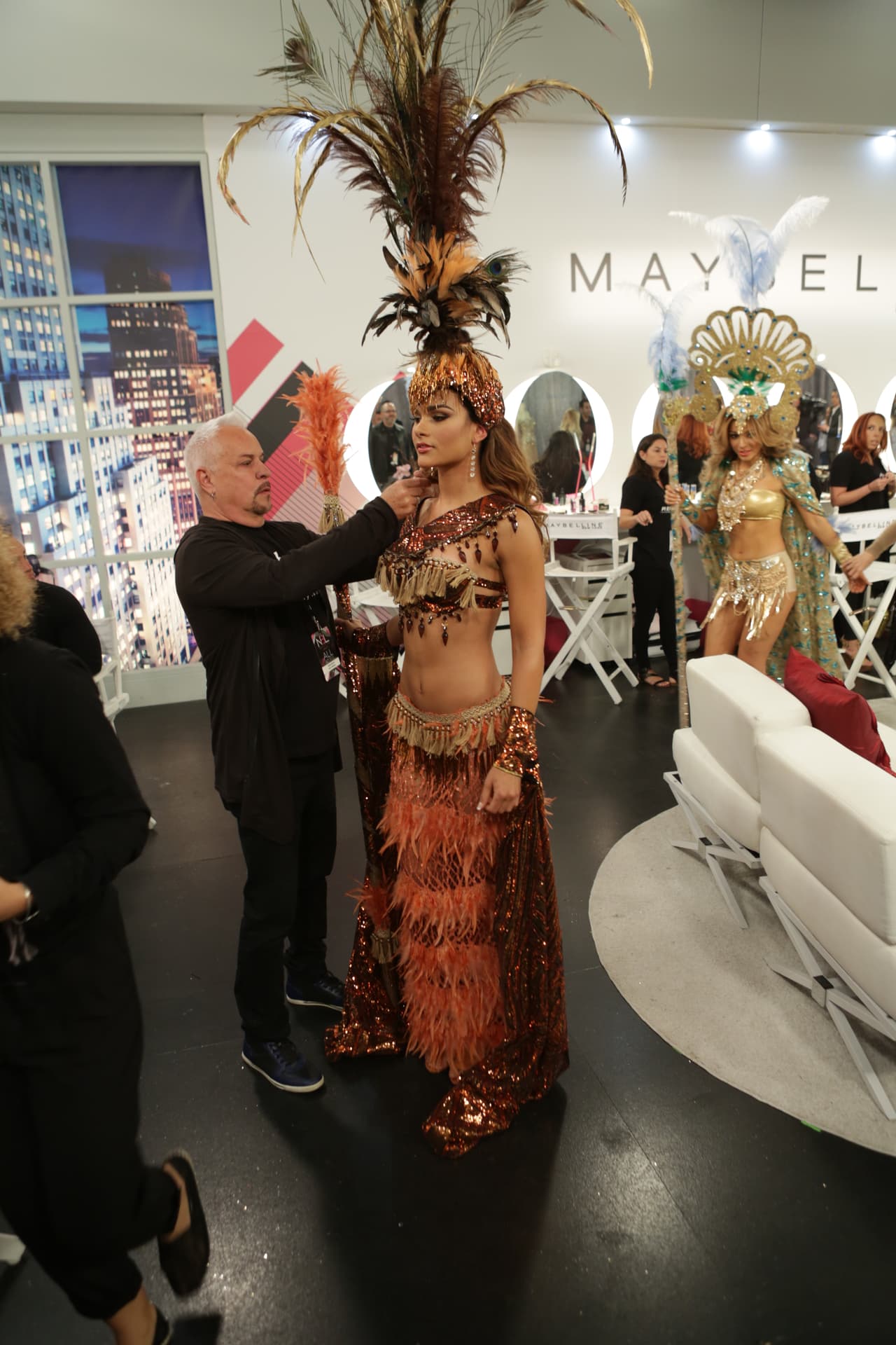 Cada vez más cerca de la gran final comienzan a aflorar los sentimientos más ocultos de las bellas. Disfruta aquí las mejores fotos detrás de cámara.