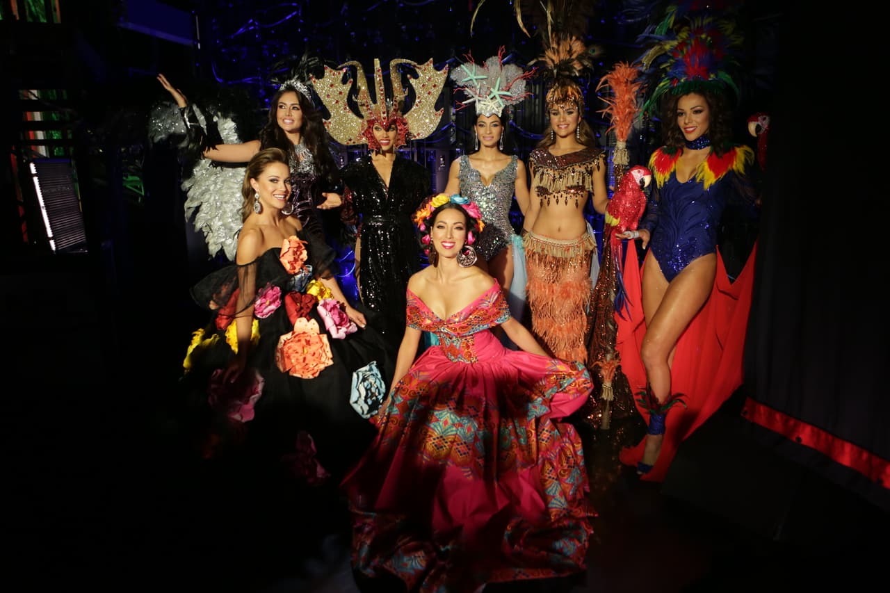 Cada vez más cerca de la gran final comienzan a aflorar los sentimientos más ocultos de las bellas. Disfruta aquí las mejores fotos detrás de cámara.