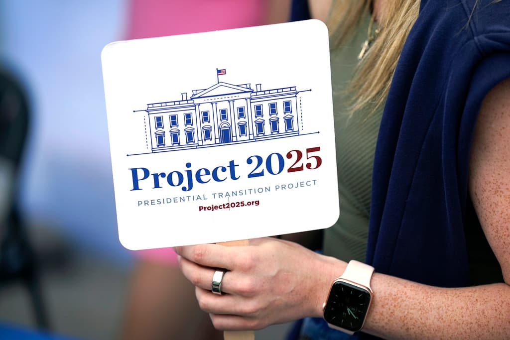 Trump dijo desconocer el Proyecto 2025, pero ahora busca colaboradores entre sus redactores