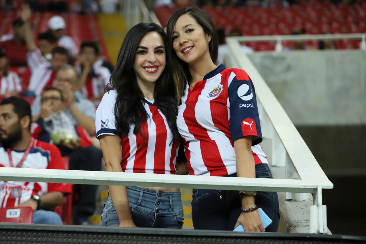 Las fanáticas de Chivas y su presencia en el Estadio Akron fue de lo mejor de un partido discreto del Rebaño que terminó en derrota 0-1 ante Lobos BUAP en el
<a href="https://www.univision.com/deportes/futbol/liga-mx/*">Clausura 2019</a>.
