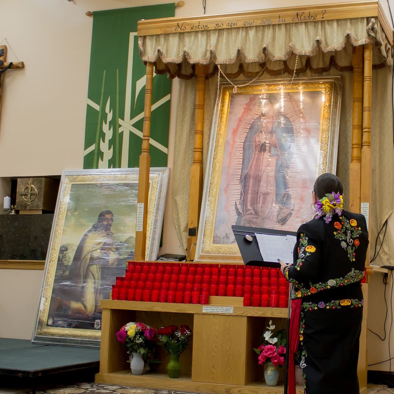 <b><a href="https://www.instagram.com/p/C0r37JrSCtf/" target="_blank">Las mañanitas a la Virgen (12 de diciembre)</a></b>: A la medianoche entre el 11 y el 12 de diciembre, tendrán lugar las mañanitas y cantos que seguirán hasta las 4:00 a.m. 
<br>
<br>Las misas ese día tendrán lugar a las 6:00 a.m., el mediodía, a las 5:00 p.m. y 7:30 p.m. 
<br>
<br>
<b>Dirección: Mulberry Baptist Church 6450 Tuckaseegee Road, Charlotte, NC.</b>