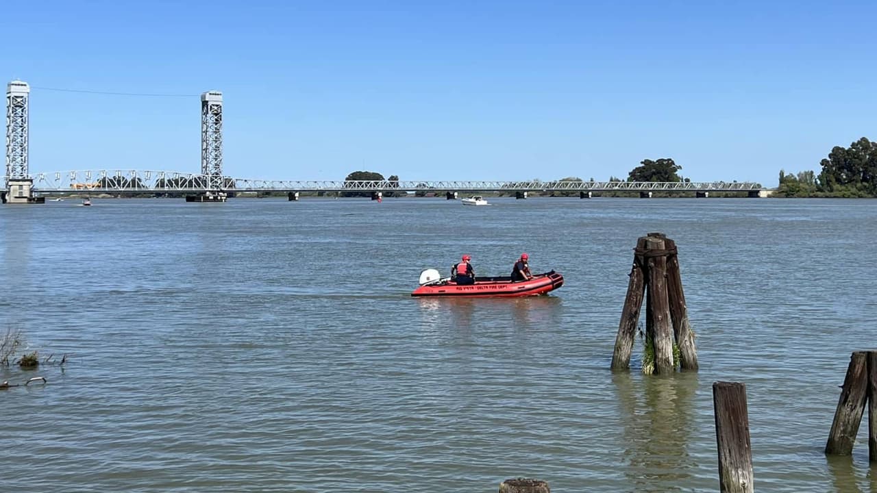 Busca a persona desaparecida en aguas del río Sacramento cerca de Río Vista