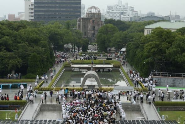 El acto tuvo lugar en el Parque de la Paz de Hiroshima, ubicado cerca del hipocentro de la explosión nuclear.