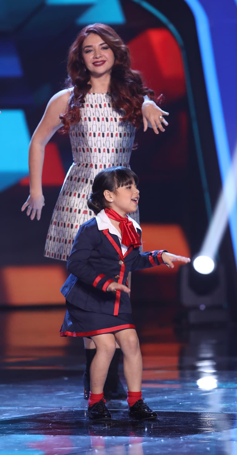 Giuliana, de los Mega Minis, llegó listísima al escenario.