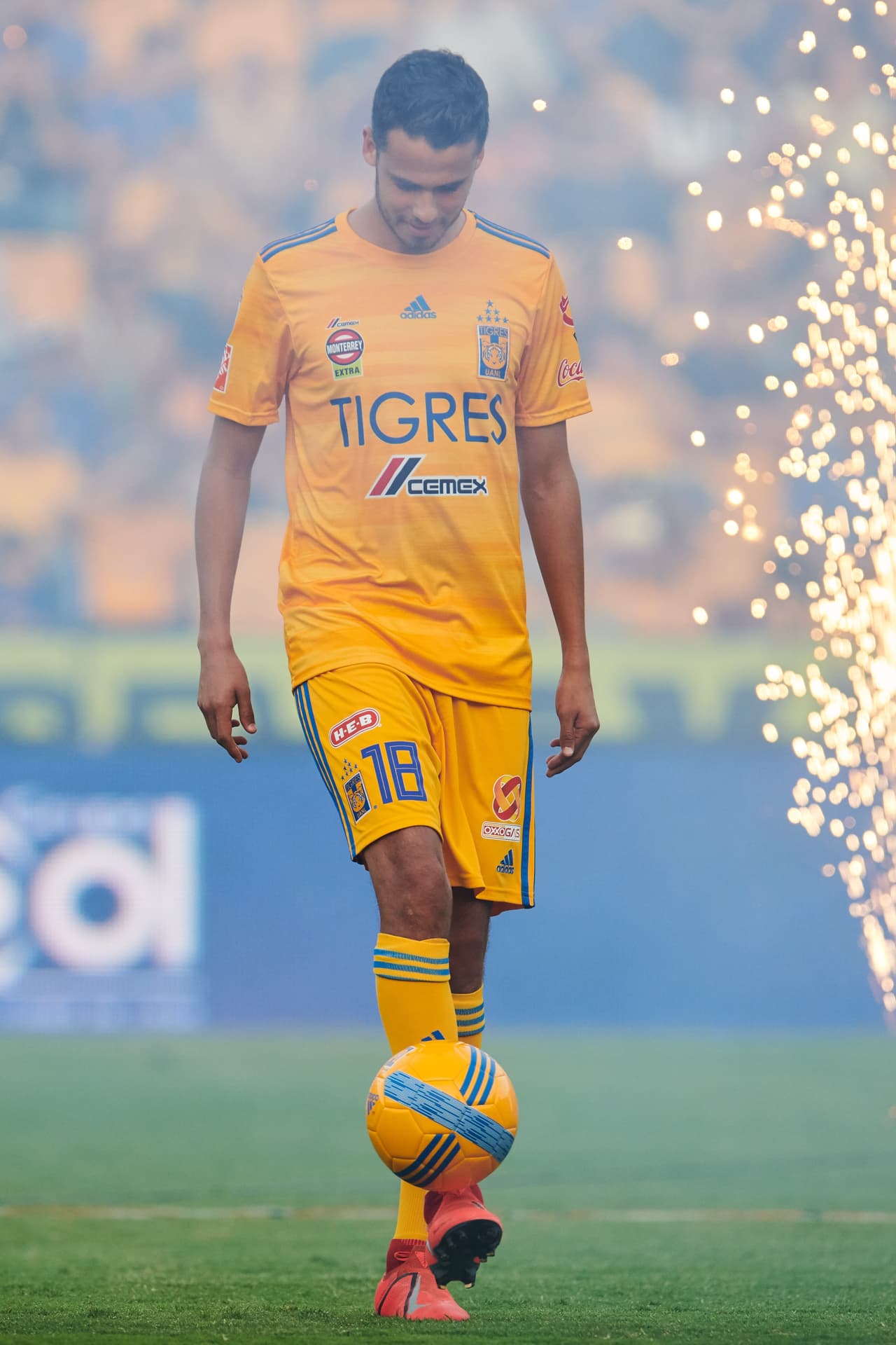 Reyes ya vistió por primera ocasión la casaca de los Felinos y portará el dorsal '18'.